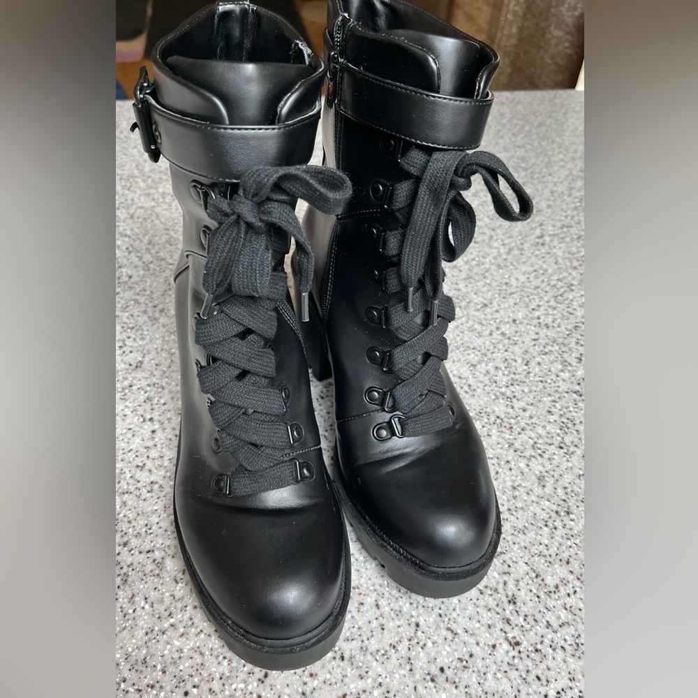 Stylish Black Platform Boots by Mix No.6